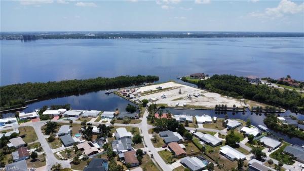 Waterway Estates, 4318 Pacific Cir, North Fort Myers, Florida 33903, image 2