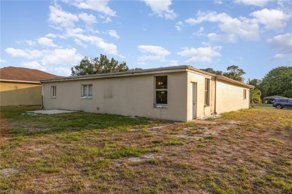 Fort Myers Shores, 2414 Parkview Dr, Fort Myers, Florida 33905, image 1
