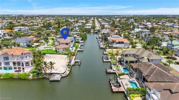 Conners At Vanderbilt Beach, 388 Pine Ave, Naples, Florida 34108, image 1