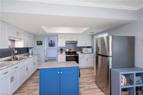 Island Harbors, 2607 Bayshore Dr, Matlacha, Florida 33993, image 1