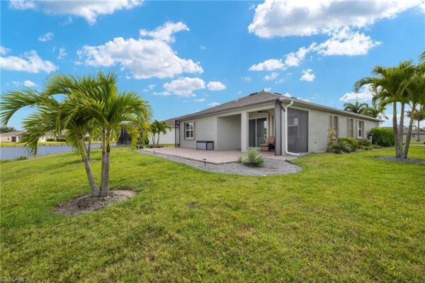 Entrada, 2483 Cagunas Ct, Cape Coral, Florida 33909, image 2