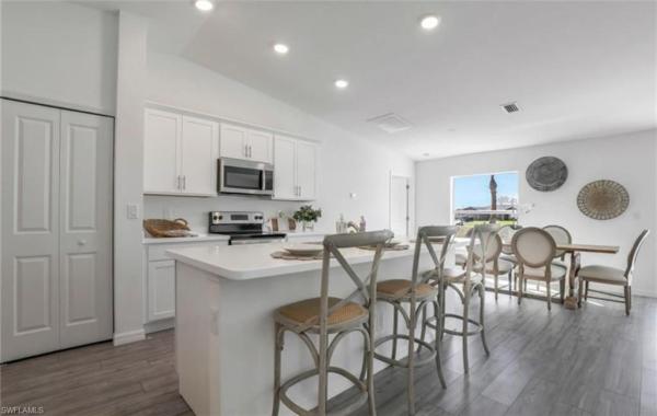 Cape Coral Residential, 1617 18th Ter, Cape Coral, Florida 33993, image 2