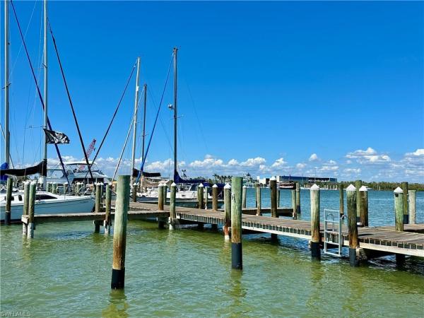 150 Pearl St, Fort Myers Beach, Florida 33931, image 1