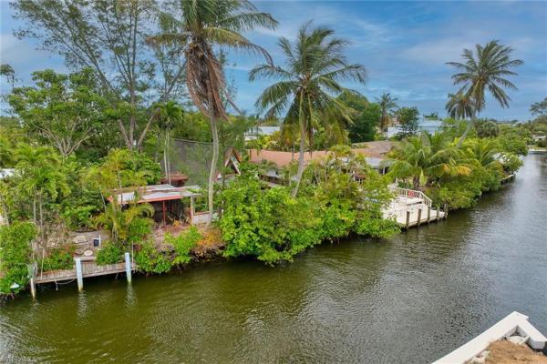 Gulf Shores, 3261 Lakeview Dr, Naples, Florida 34112, image 1