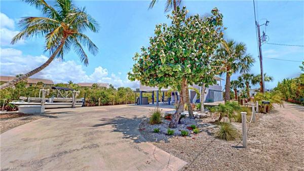 Kreamers, 8161 Moyer Ln, Bokeelia, Florida 33922, image 2