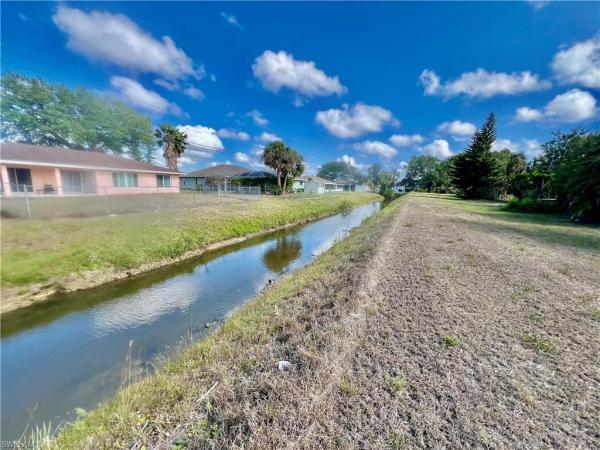Country Club Estates, 61 Pierce St, Lehigh Acres, Florida 33936, image 2