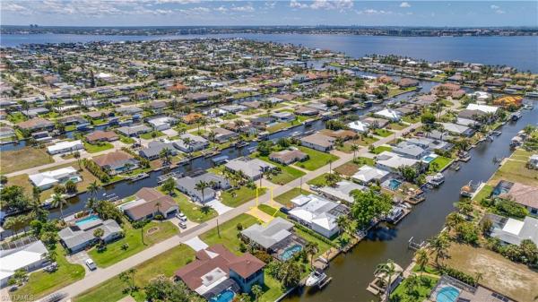 Yacht Club, 5318 Darby Ct, Cape Coral, Florida 33904, image 3
