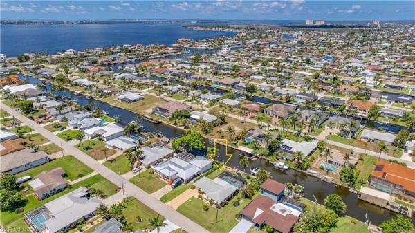 Yacht Club, 5318 Darby Ct, Cape Coral, Florida 33904, image 2