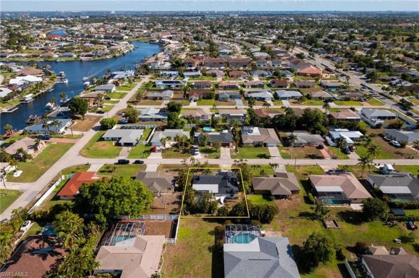 Cape Coral Residential, 919 34th Ter, Cape Coral, Florida 33904, image 2