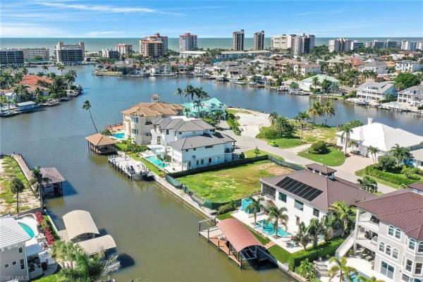 Conners At Vanderbilt Beach, 378 Seabee Ave, Naples, Florida 34108, image 2