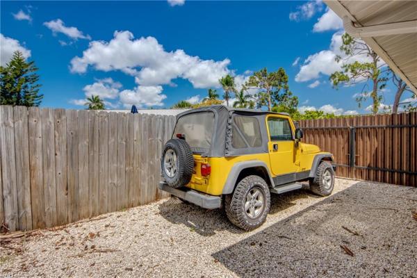 McGregor Groves, 1426 Davis Dr, Fort Myers, Florida 33919, image 1