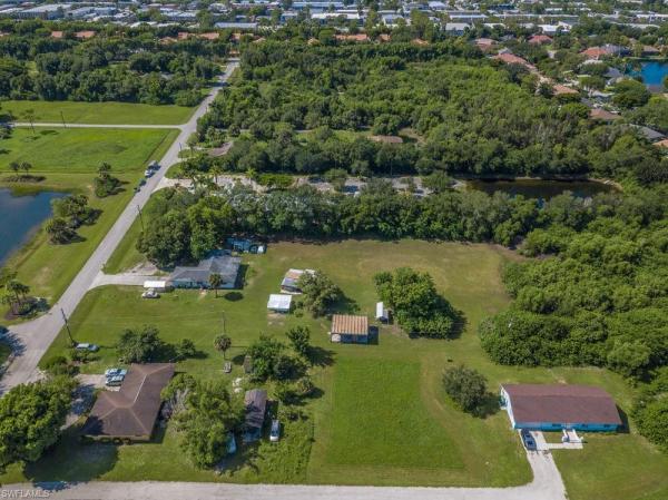 Naples No HOA, 6785 Yarberry Ln, Naples, Florida 34109, image 2