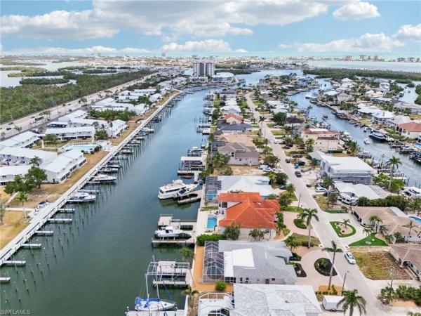 Siesta Isles, 18195 Cutlass Dr, Fort Myers Beach, Florida 33931, image 2