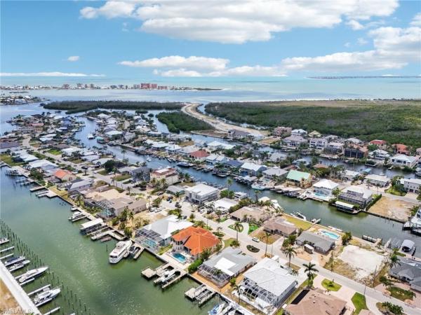 Siesta Isles, 18195 Cutlass Dr, Fort Myers Beach, Florida 33931, image 1