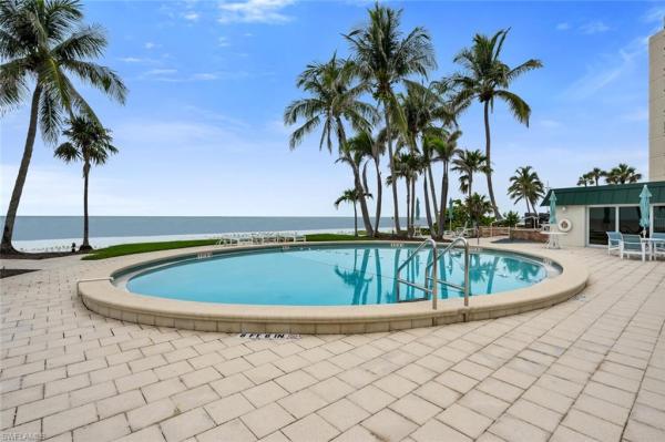 The Martinique Club, 3003 N Gulf Shore Blvd #403, Naples, Florida 34103, image 2