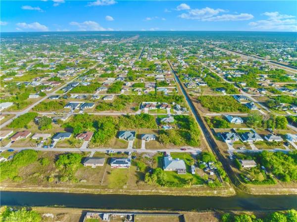 Lehigh Acres Residential, 3204 SW 15th St, Lehigh Acres, Florida 33976, image 1
