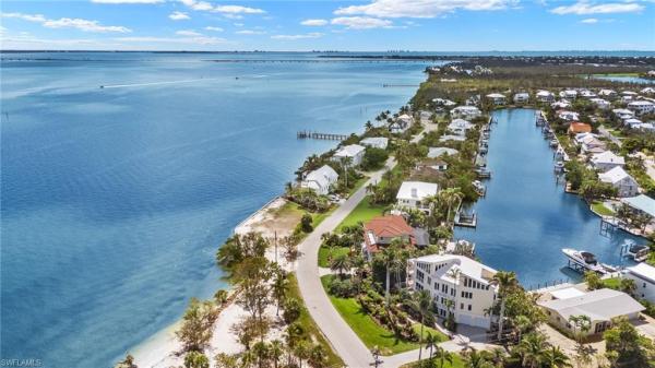 Sanibel Isles, 1581 San Carlos Bay Dr, Sanibel, Florida 33957, image 2