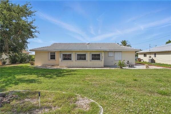 Cape Coral Residential, 1303 33rd Ter, Cape Coral, Florida 33904, image 2
