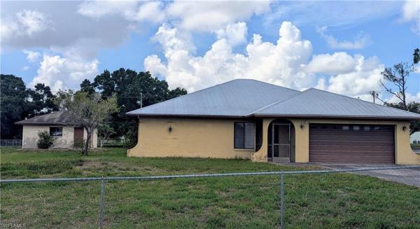 2990 Rustic Ln, North Fort Myers, Florida 33917, image 1