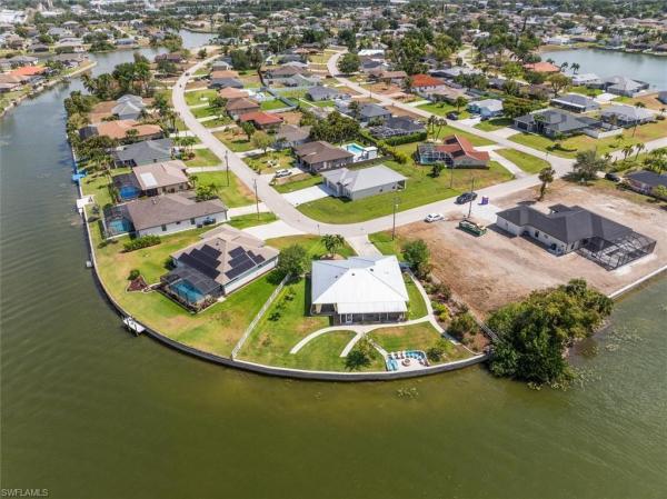 Cape Coral Residential, 2102 2nd St, Cape Coral, Florida 33909, image 2