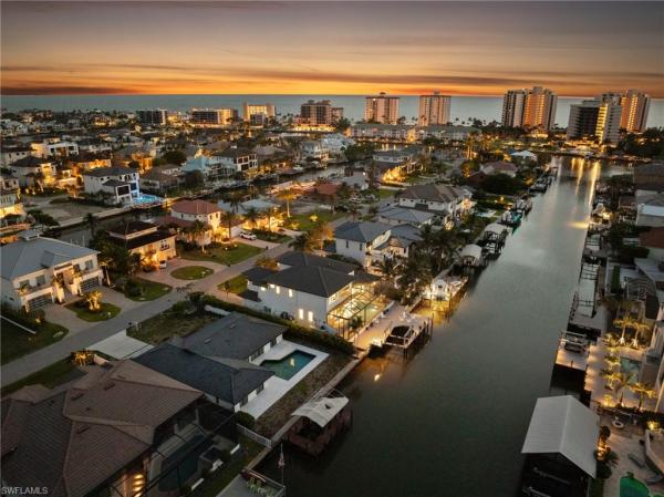 Conners At Vanderbilt Beach, 279 Heron Ave, Naples, Florida 34108, image 2
