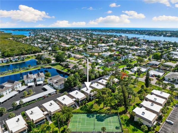 Royal Bay Villas, 1549 Sandpiper St #39, Naples, Florida 34102, image 2