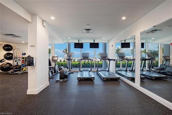 Naples Continental Club, 3443 Gulf Shore Blvd N #409, Naples, Florida 34103, image 2