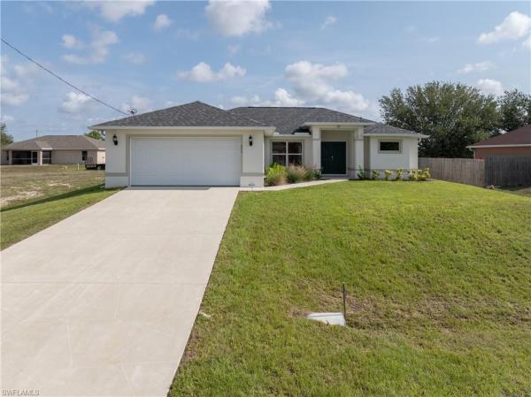 Cape Coral Residential, 537 14th Ter, Cape Coral, Florida 33993, image 2