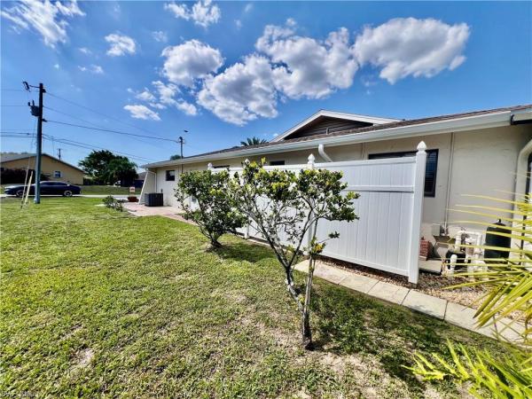Country Club Estates, 40 Ortona St, Lehigh Acres, Florida 33936, image 3