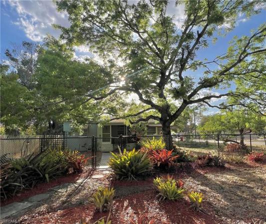 Altamont Park, 2304 Clifford St, Fort Myers, Florida 33901, image 1