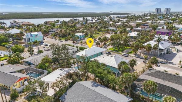 Mid-Island, 171 Connecticut St, Fort Myers Beach, Florida 33931, image 1
