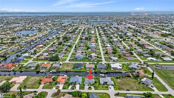 Cape Coral Residential, 608 43rd Ter, Cape Coral, Florida 33914, image 2