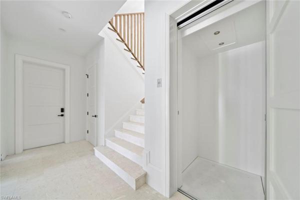 Conners At Vanderbilt Beach, 273 Trade Winds Ave, Naples, Florida 34108, image 1