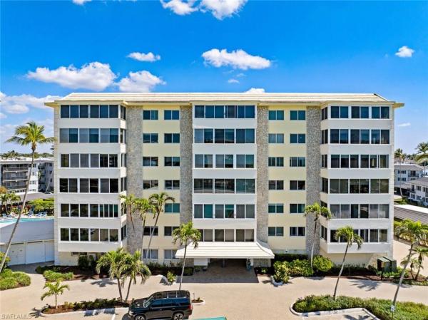 3410 N Gulf Shore Blvd #403, Naples, Florida 34103, image 1