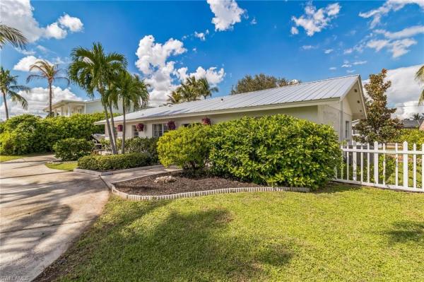 Whiskey Creek Terrace, 1019 Wyomi Dr, Fort Myers, Florida 33919, image 1