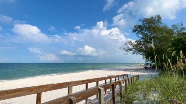 1155 Sandpiper St #D4, Naples, Florida 34102, image 1