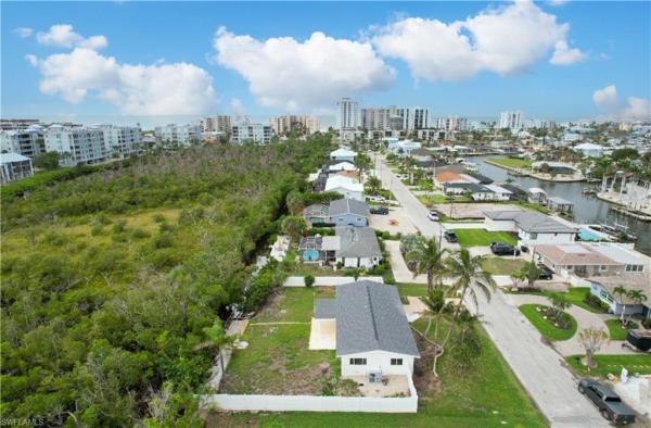 Fairview Isles, 32 Fairview Blvd, Fort Myers Beach, Florida 33931, image 1