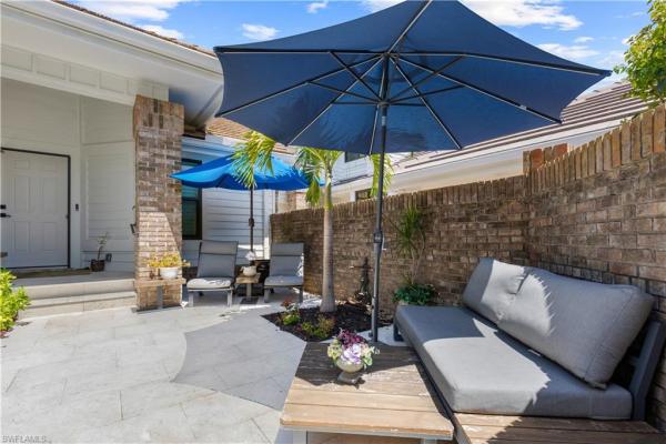 Villas Of Park Shore, 4014 Crayton Rd #B4, Naples, Florida 34103, image 2