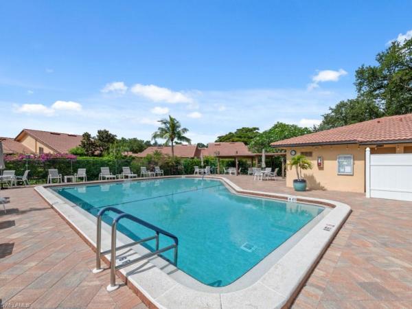 5348 Governors Dr, Fort Myers, Florida 33907, image 1