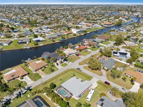 Cape Coral, 604 31st Ter, Cape Coral, Florida 33904, image 1