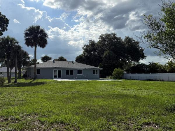 Lehigh Acres, 304 North Ave, Lehigh Acres, Florida 33936, image 2