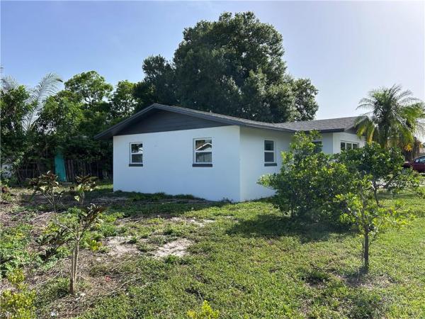 Chula Vista Manor, 20 Broadway Cir, Fort Myers, Florida 33901, image 1