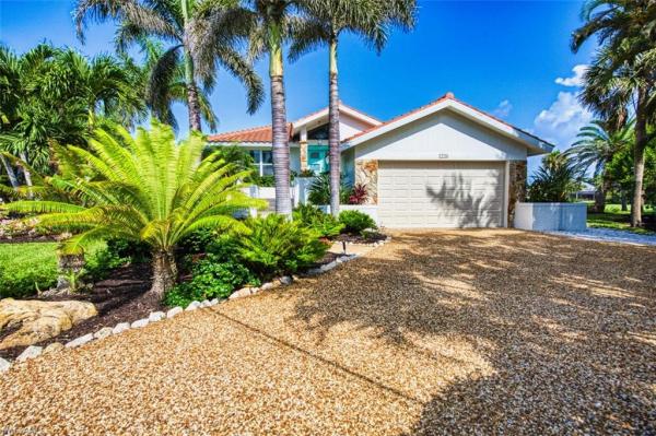 Beachview Country Club Estates, 1226 Par View Dr, Sanibel, Florida 33957, image 2