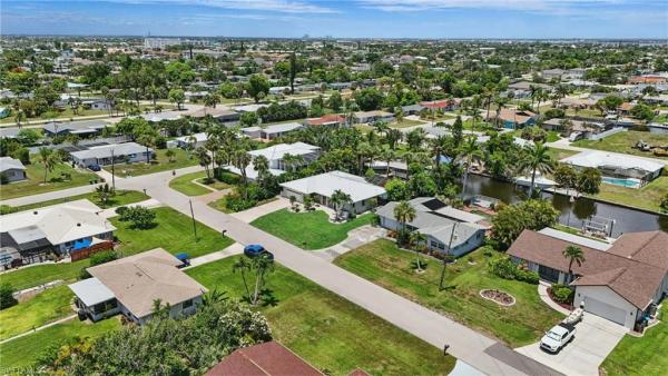 Yacht Club, 5305 Darby Ct, Cape Coral, Florida 33904, image 2