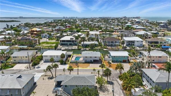 Bayland Heights, 370 Bayland Rd, Fort Myers Beach, Florida 33931, image 1