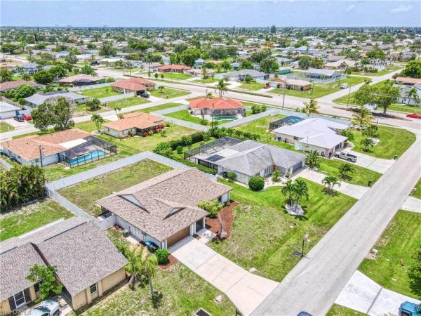Cape Coral Residential, 912 18th Ter, Cape Coral, Florida 33990, image 3