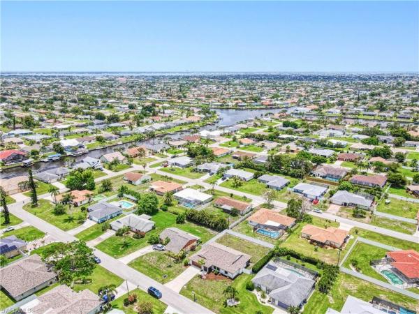 Cape Coral, 912 18th Ter, Cape Coral, Florida 33990, image 1