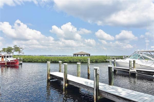 Caloosa Yacht & Racquet Club, 9819 Ensign Ct, Fort Myers, Florida 33919, image 2