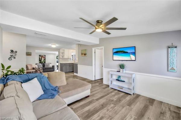 2047 Harbor Ln, Naples, Florida 34104, image 1