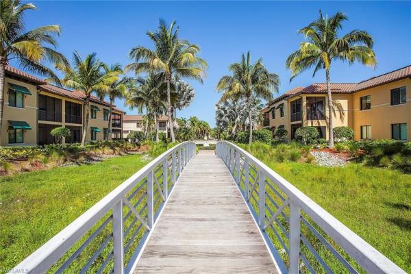 965 Sandpiper St #J106, Naples, Florida 34102, image 1